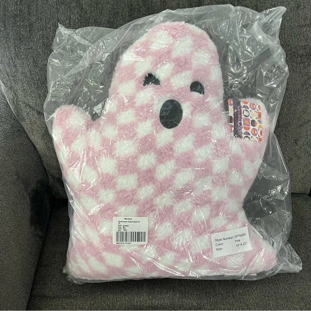 NEW NWT Novogratz Halloween Ghost Pillow Checkered Pink & White Sherpa